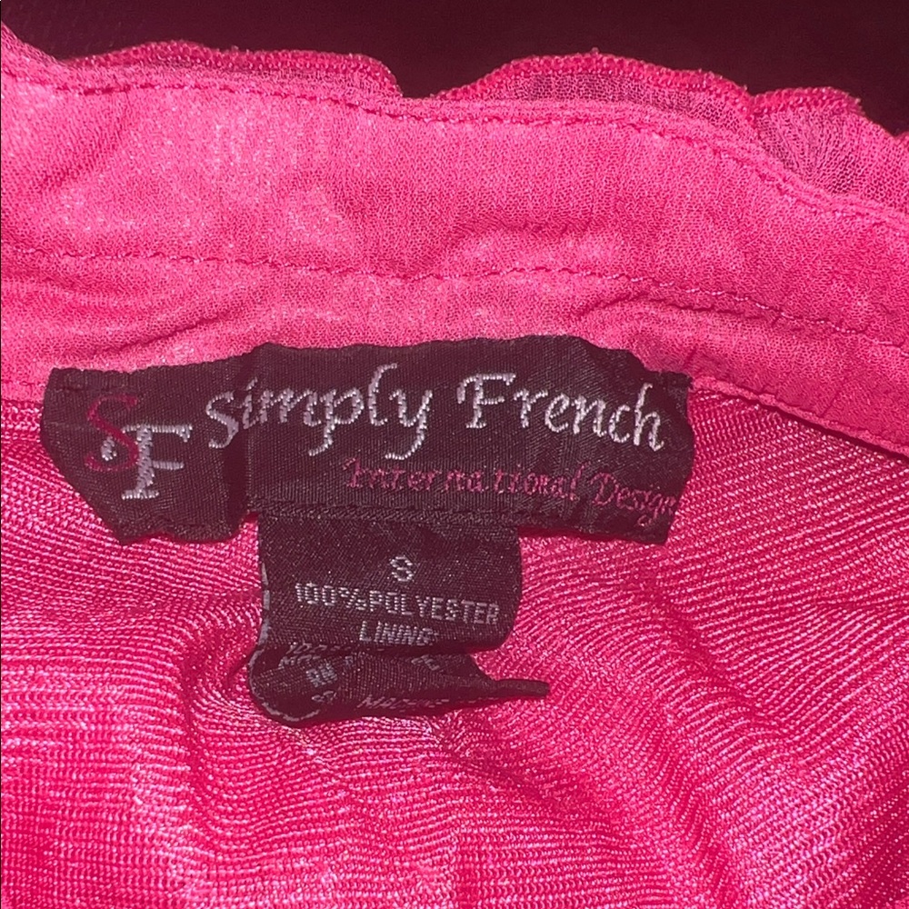Chic Pink Ruffled Blouse - Picture 2 of 8